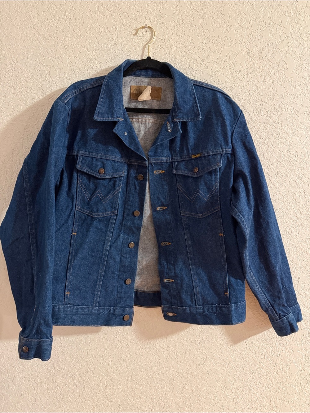 Wrangler Authentic Western Denim Jacket Mens Size Large. Mint condition